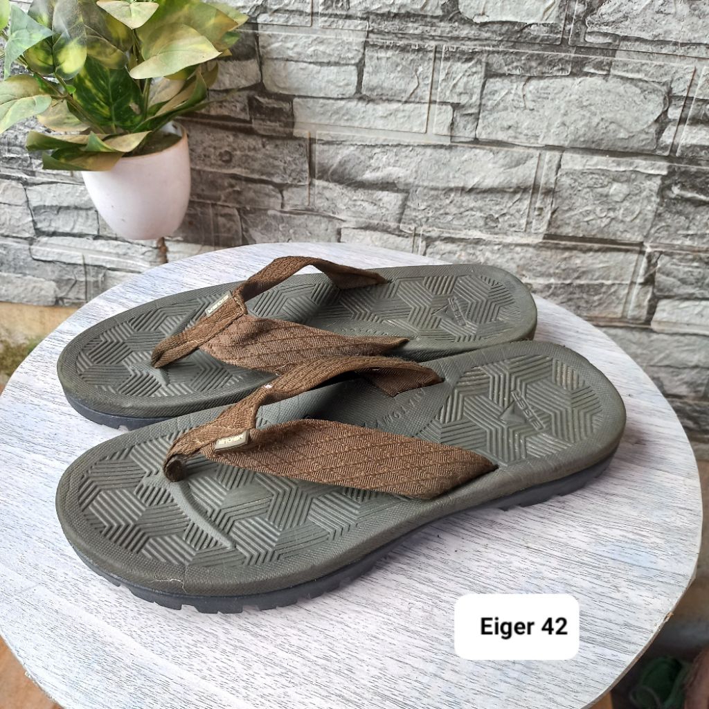 Sandal second/bekas merk Eiger size42 insol27cm