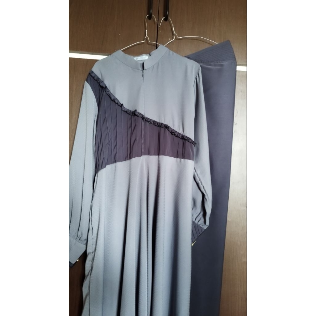 Rumah Hafidzah Preloved Set Gamis Dowwa Abu Tua Size M
