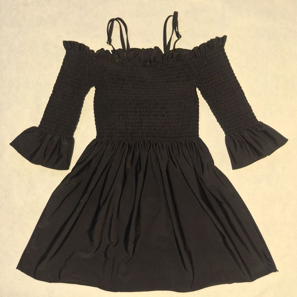 PRELOVED SABRINA DRESS SMOCKED HITAM