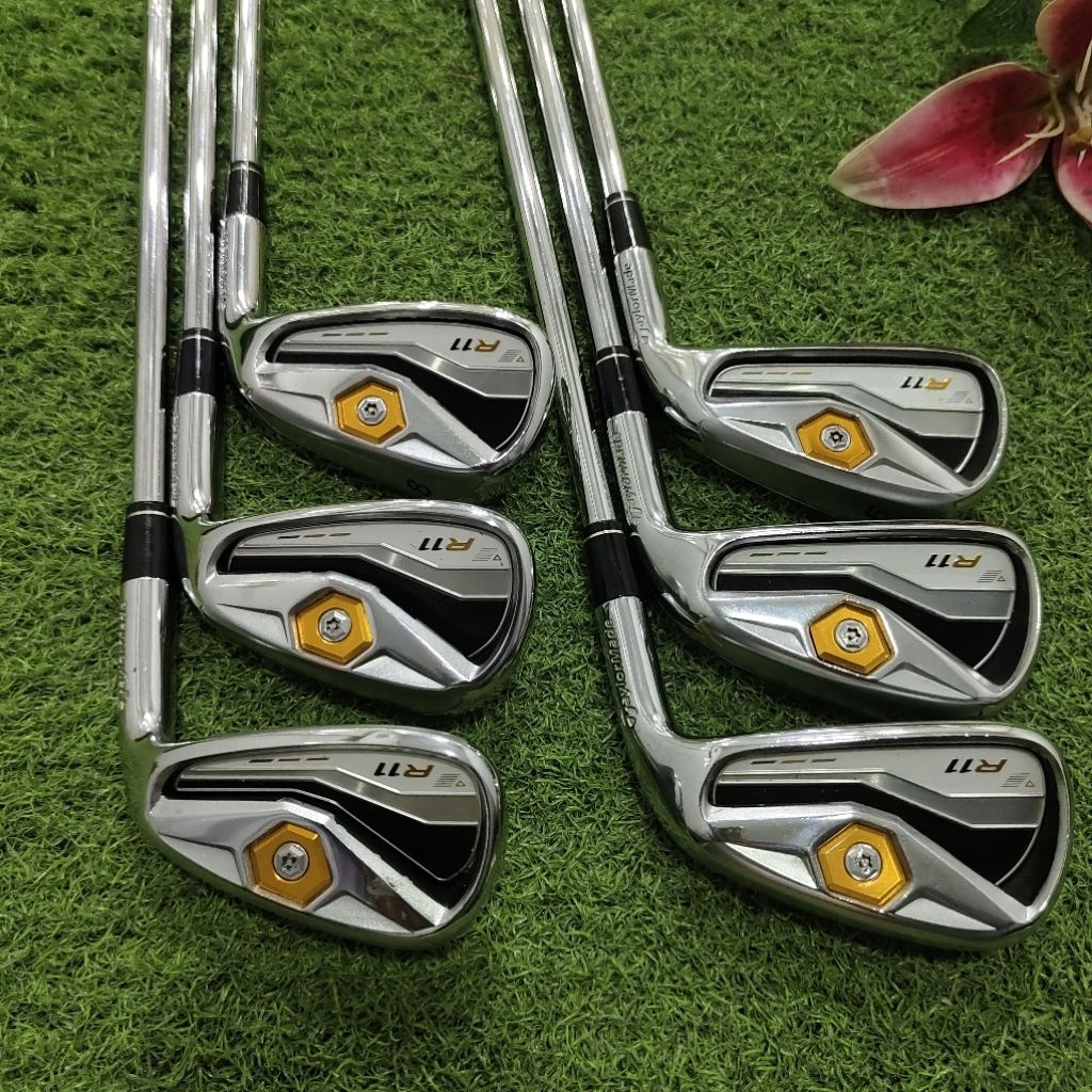 Taylormade R11 Iron Set Golf Stick