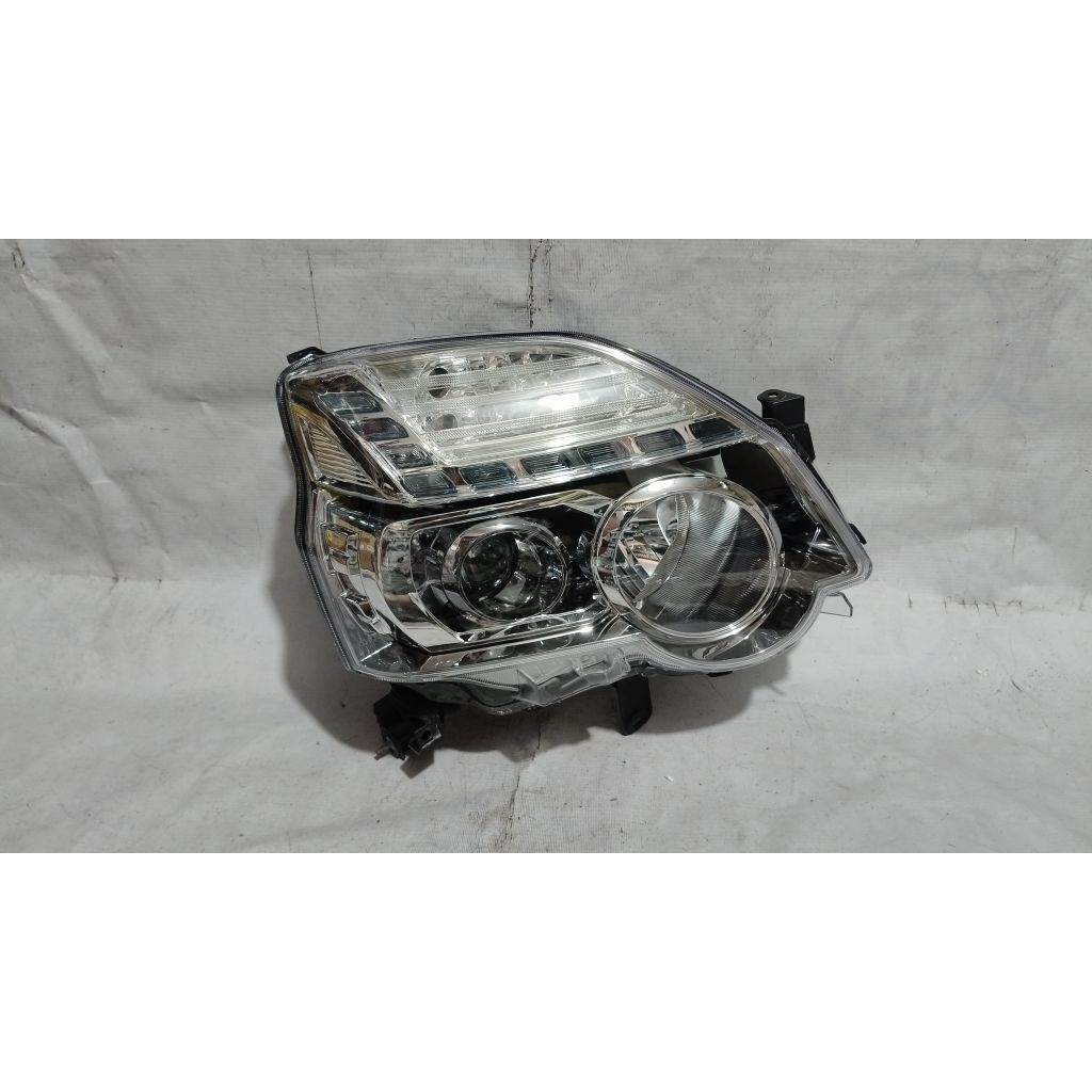 Lampu depan headlamp Nissan Xtrail T31 facelift