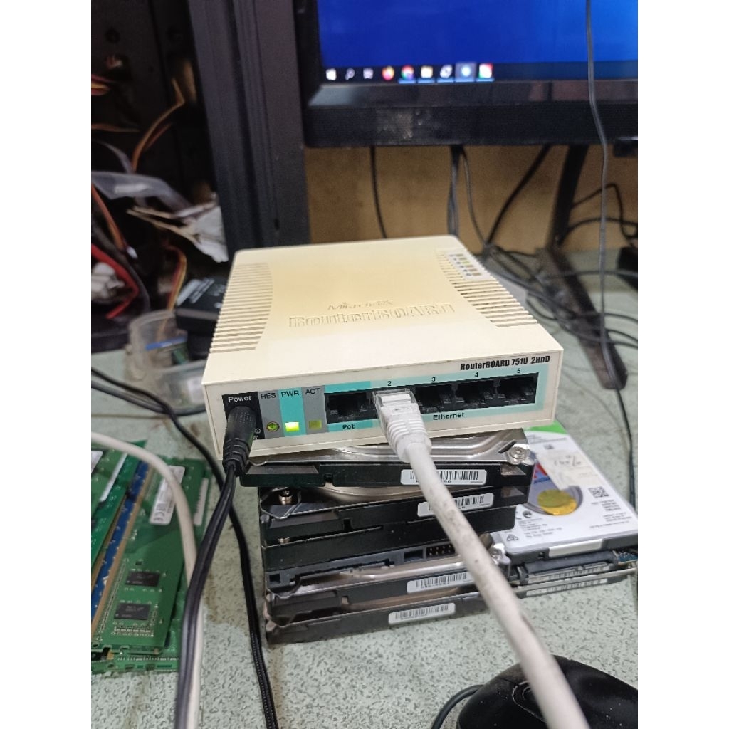 mikrotik RB 751U 2hnd