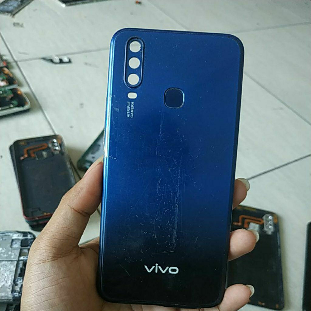 backdoor bekas kw Vivo y12,kurang tombol,tanpa kaca kamera dan flash,ada gompal