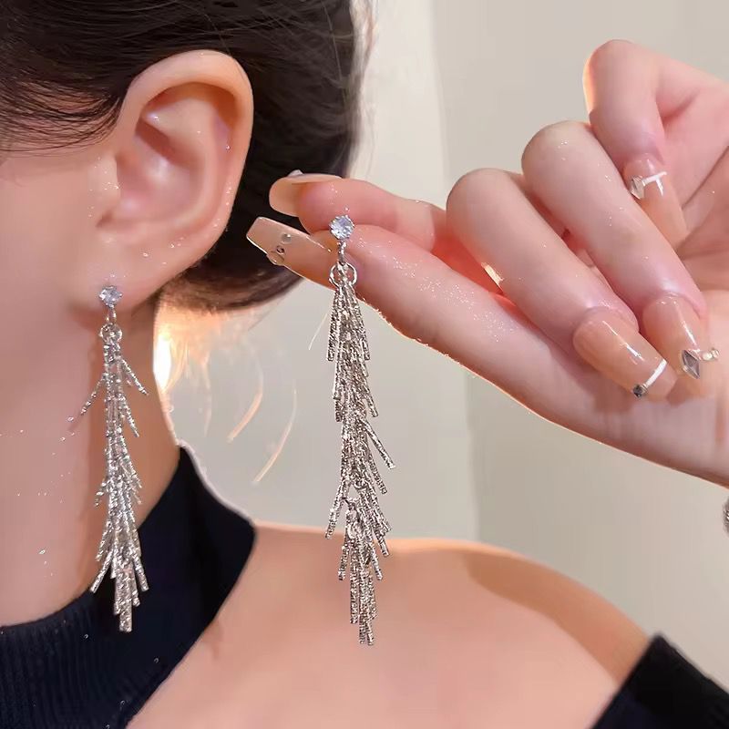 Anting Juntai Perhiasan Pesta Anting Pesta Anting Wanita Cantik Elegant AT1242