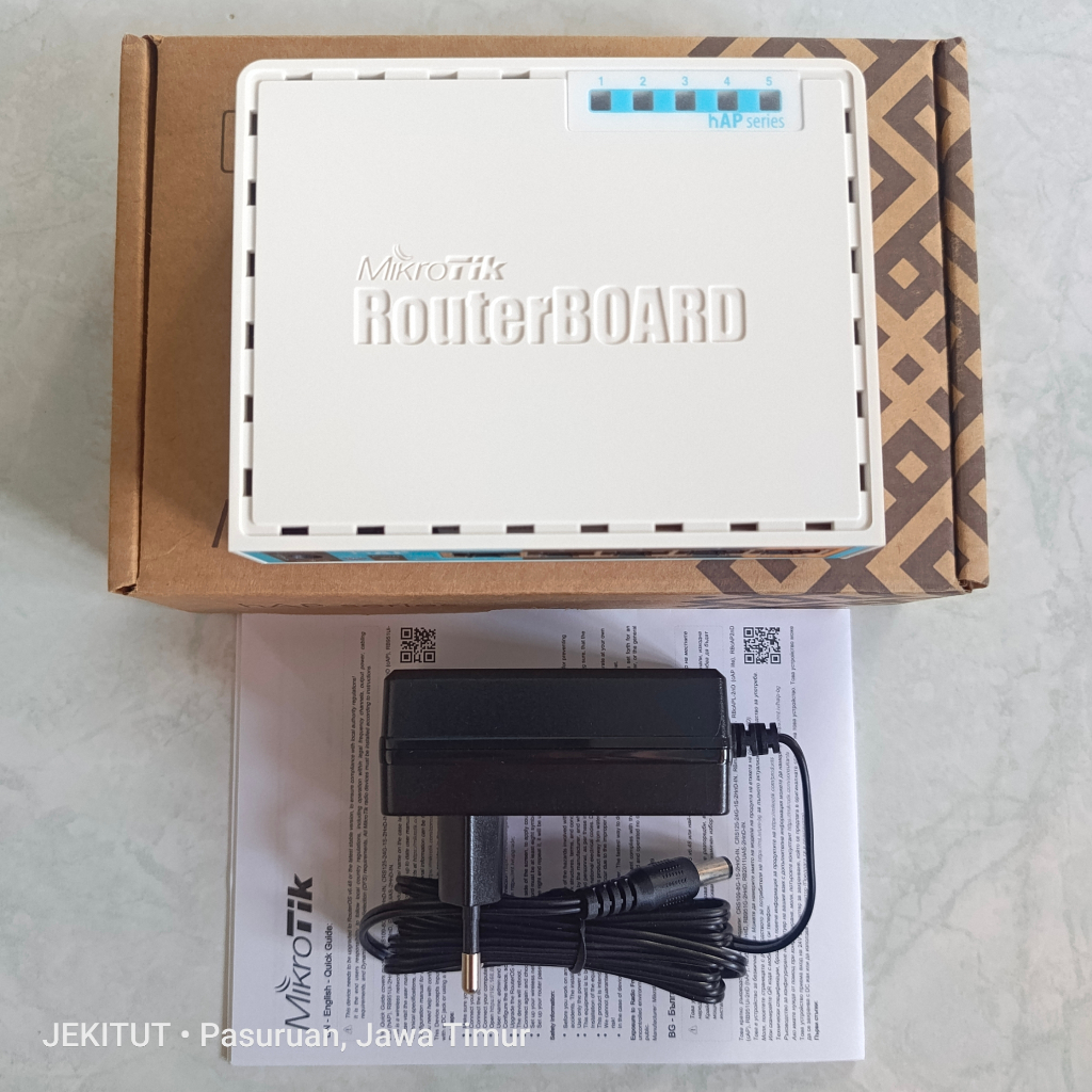 MikroTik RB951Ui-2nD hAP • MikroTik hAP
