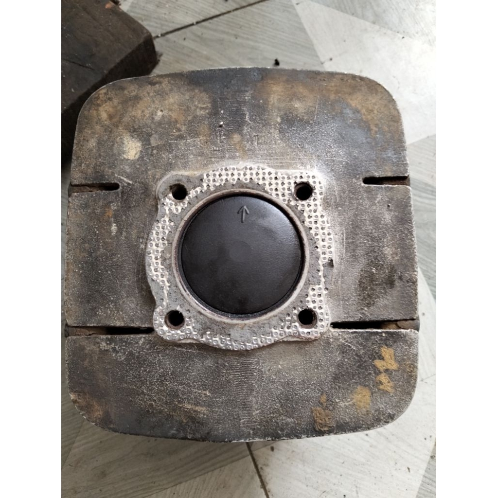 Blok piston boring TS 125 os 100 ob.