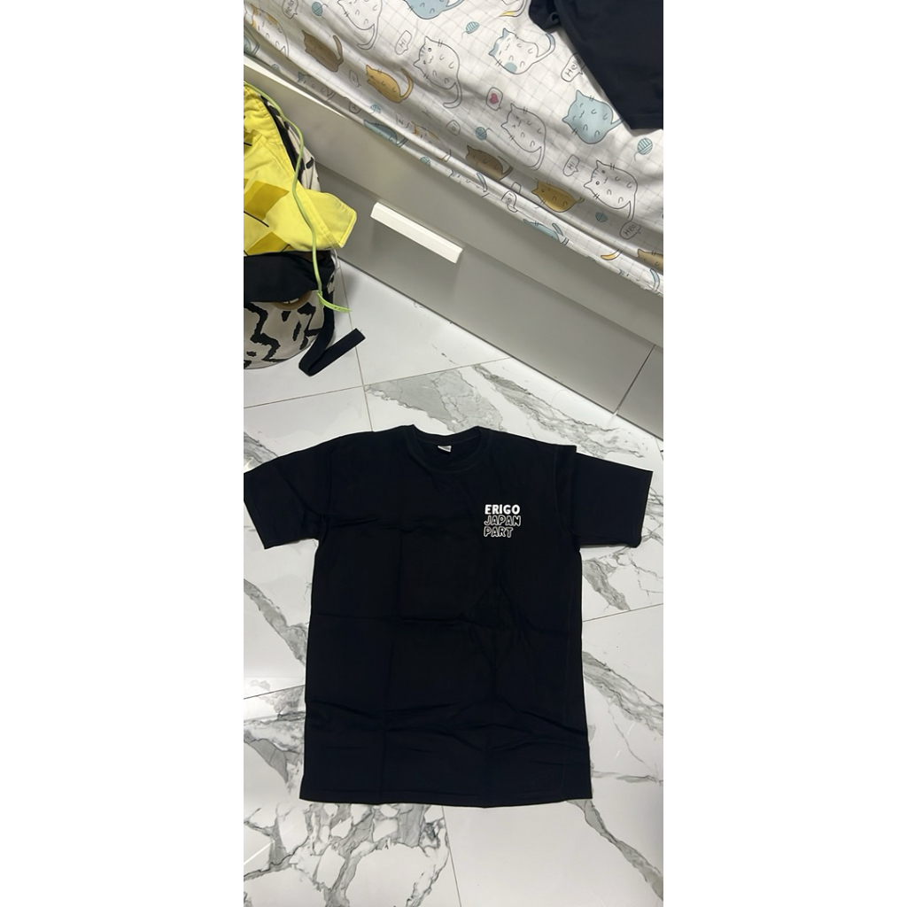 kaos hitam erigo