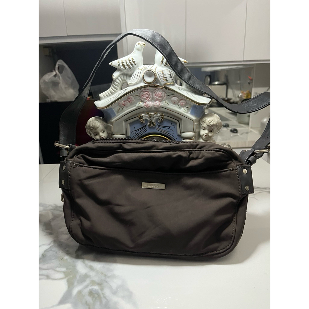 tas selempang cewek italy krizia
