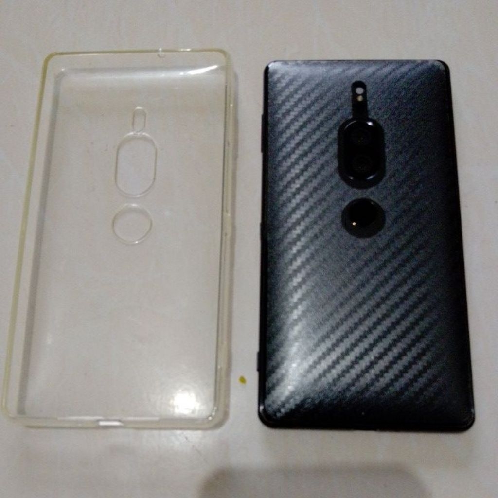 Sony Xperia XZ2 Premium (au)