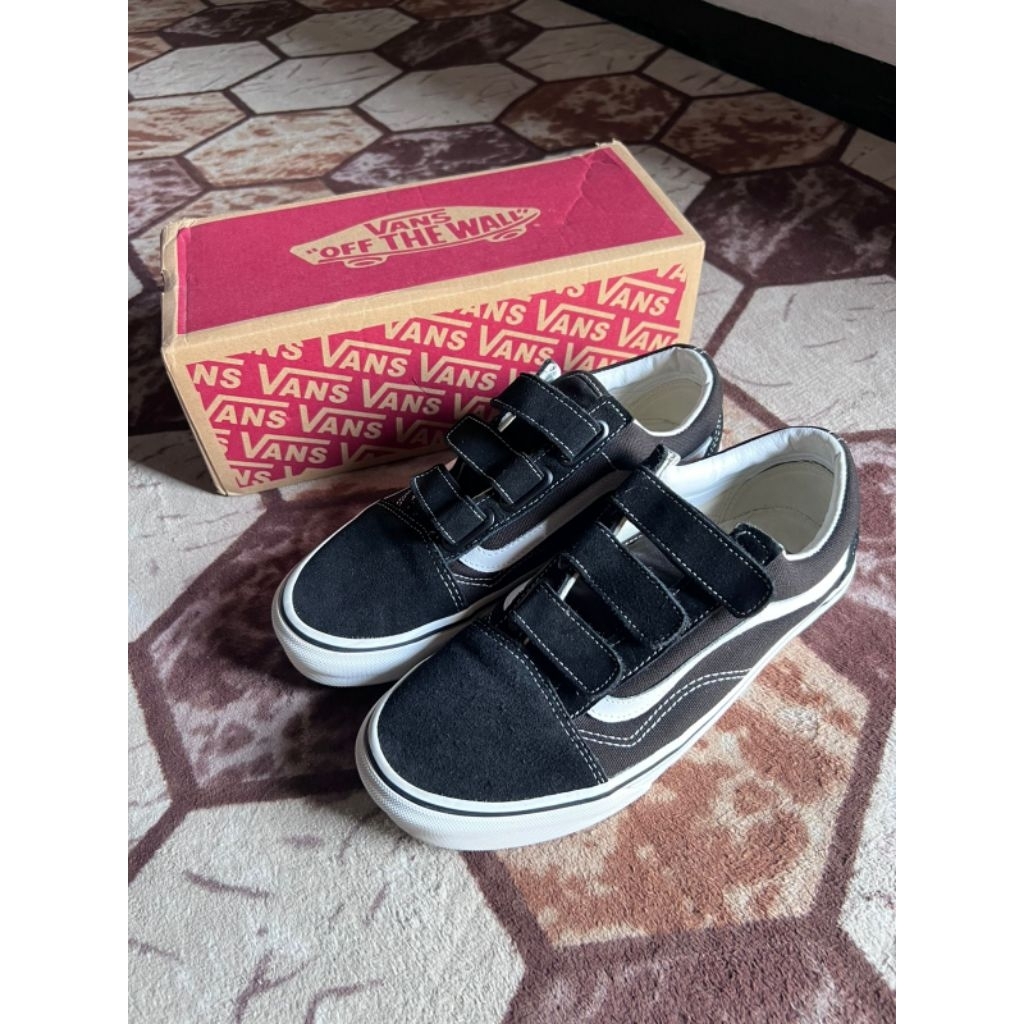 Sepatu Shoes V4N5 Oldskool Velcro Black White Classic Original Second Preloved Ukuran 42
