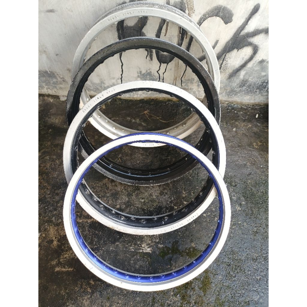 velg rossi italy vrossi rossi ring 17 lebar 185 250 velg rossi italy vrossi 185 250