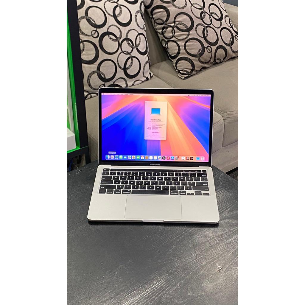 Macbook pro 2020 (13 inch) core i5 8/512gb tochbarr second