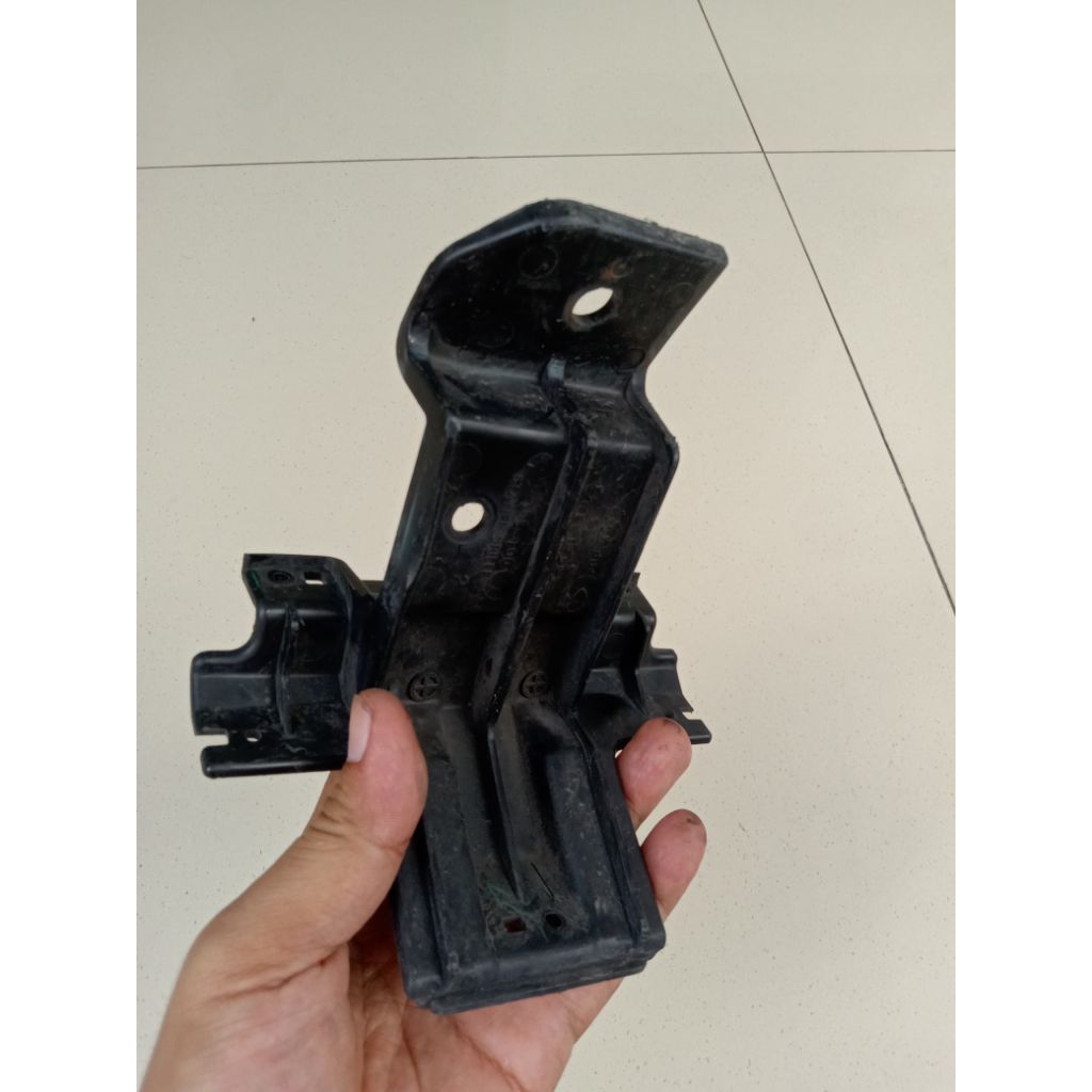 breket grill Honda jazzrs gk5