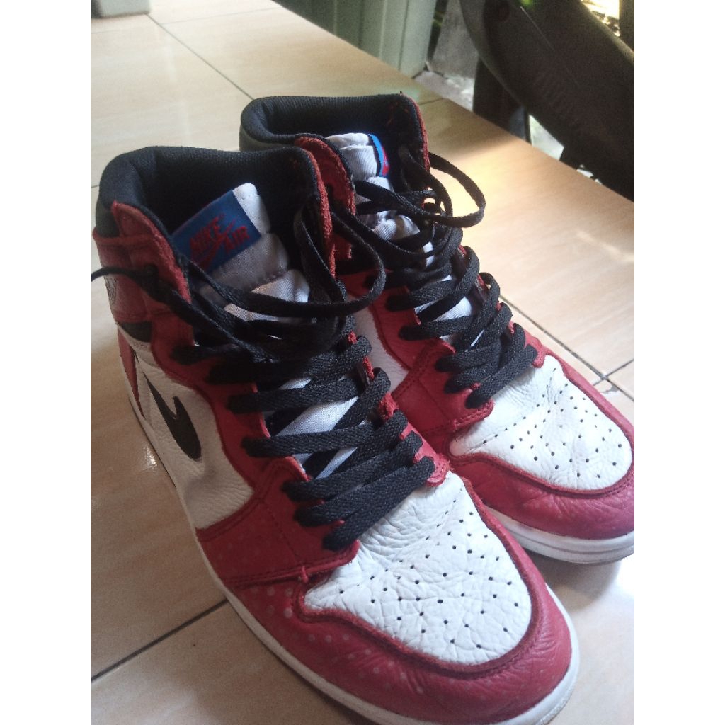Sepatu Basket AJ 1