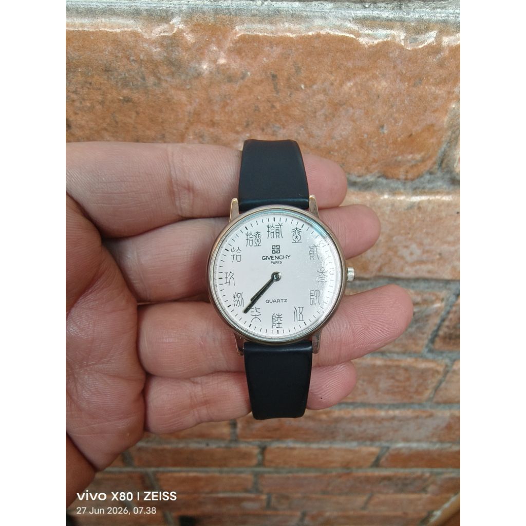 jam tangan Givenchy Paris angka unik original