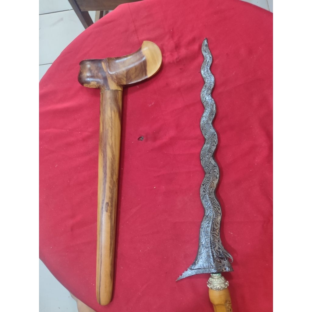 Keris Istimewa Pamor Lar Gangsir dan puser bumi