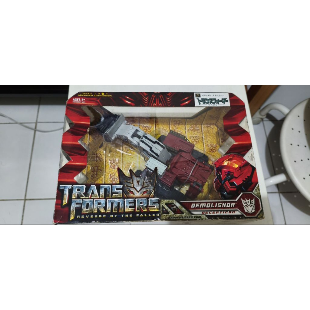 TRANSFORMERS DEMOLISHOR TAKARA TOMY VERSION