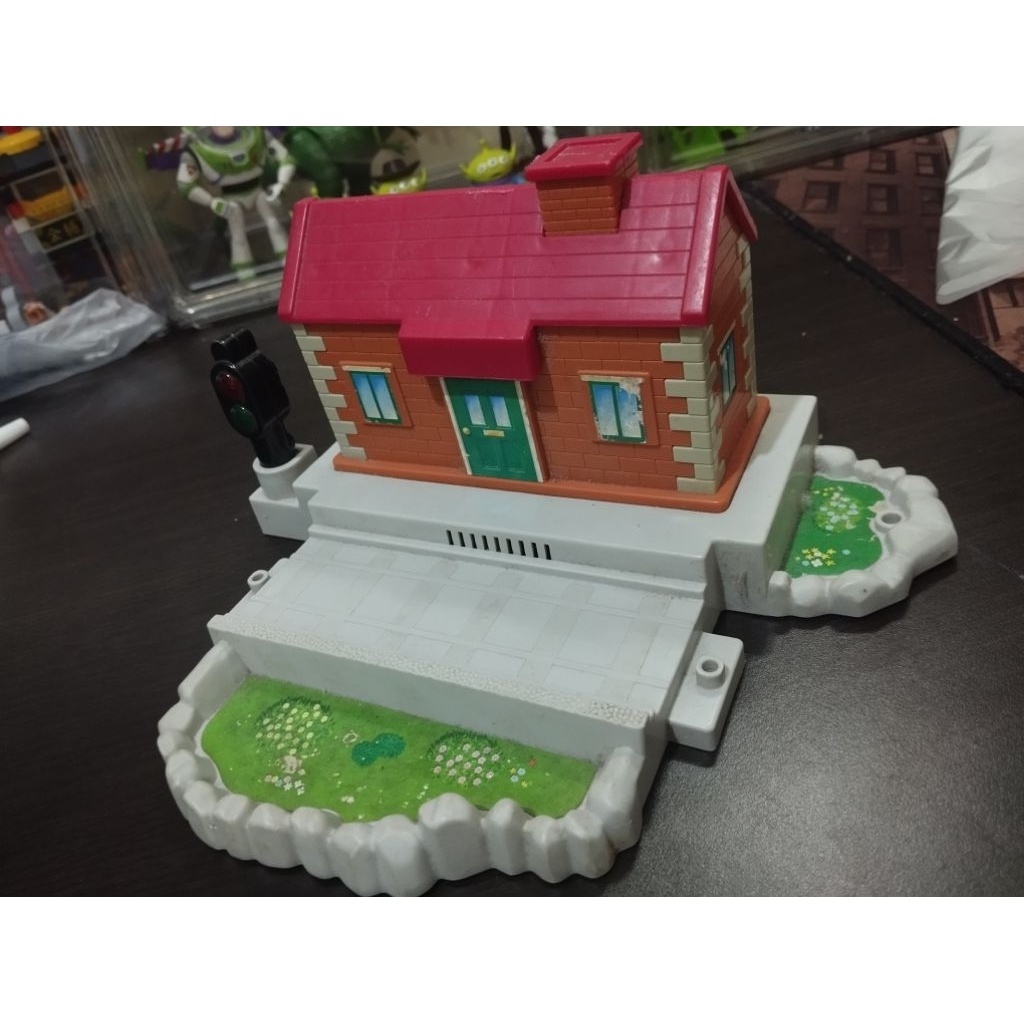 diorama gedung tomy preloved