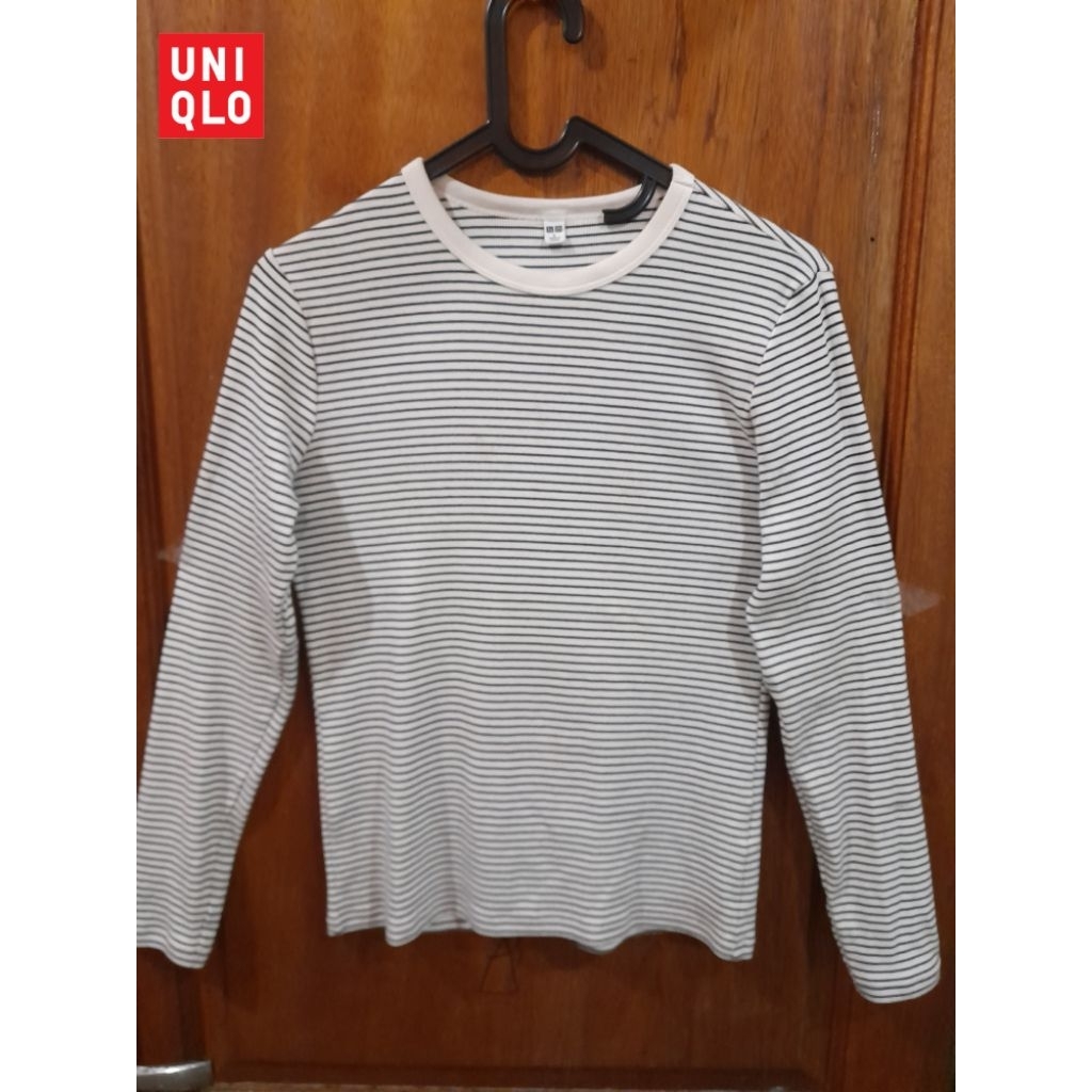 Kaos Uniqlo Salur Soft Ribbed Tshirt Stripe.  preloved/second/vintage