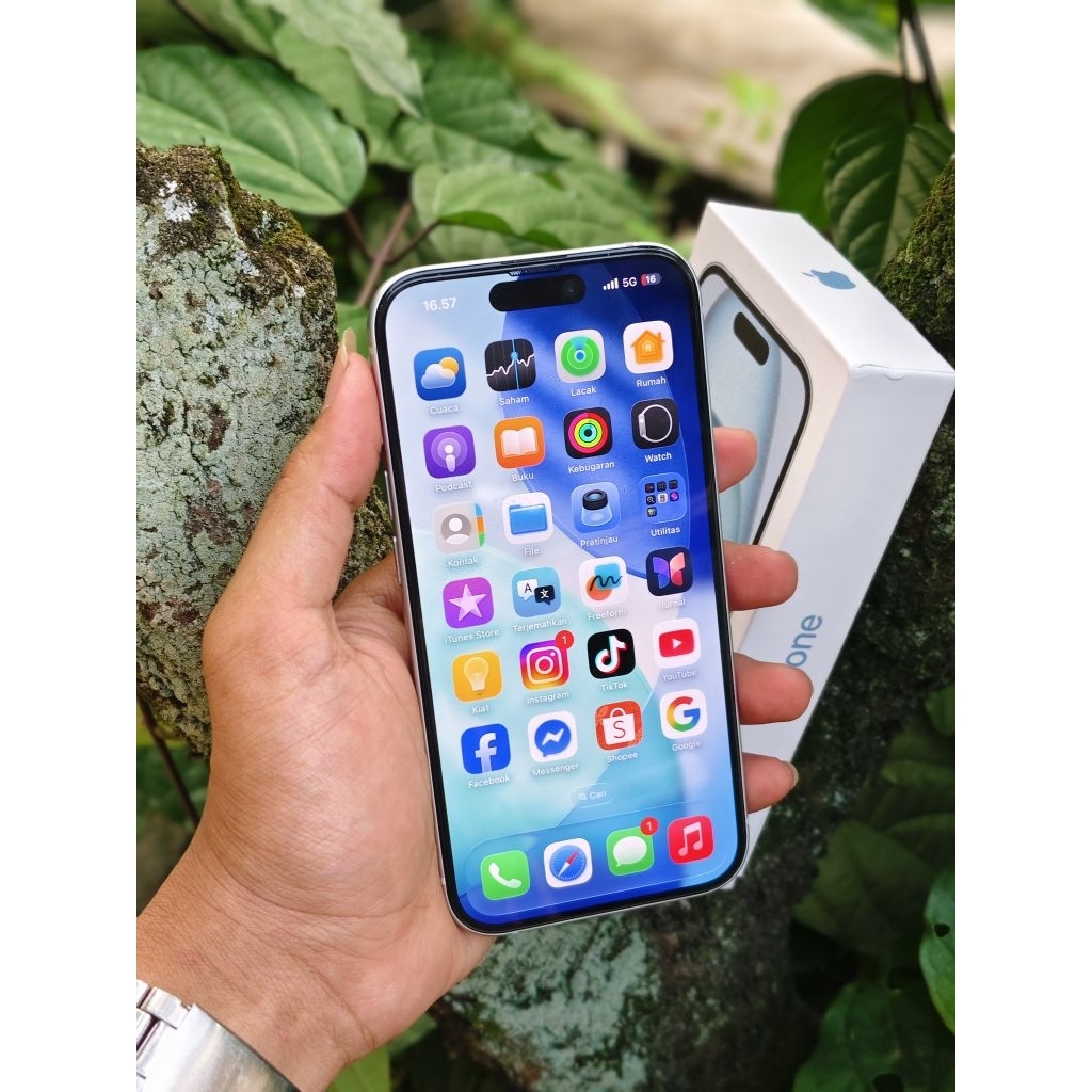iPhone 15 128