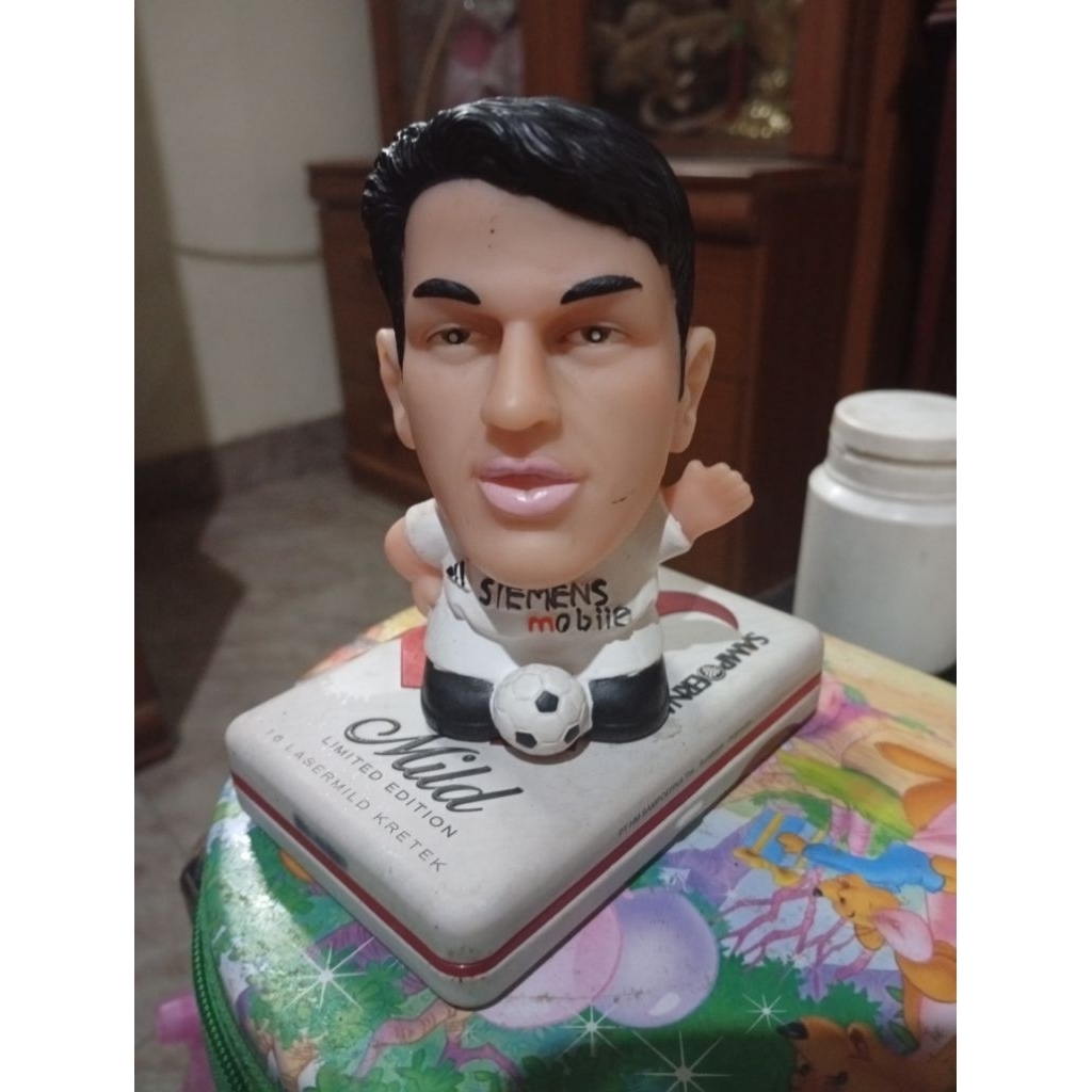 Figure Mainan Pajangan Patung Miniatur Pemain Bola Real Madrid Football Action Figure Raul Gonzalez
