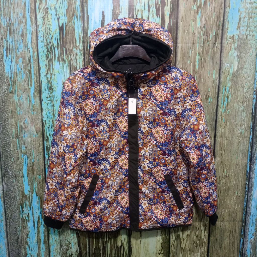 Jacket outdoor / puffer FIELDCORE  bolak-balik bagus size M fit L (Panjang 68cm Lebar 54cm)