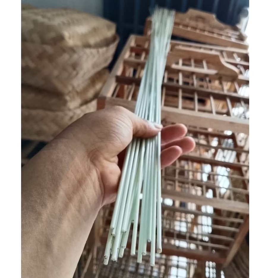 Jeruji fiber stik putih 2,5mm 1mtr kuat anti karat untuk layangan&kandang burung