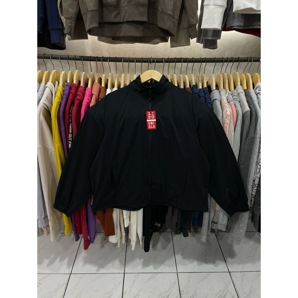 JACKET UNIQLO BLOUSAN ULTRA STRETCH UV PROTECTION CROP HITAM