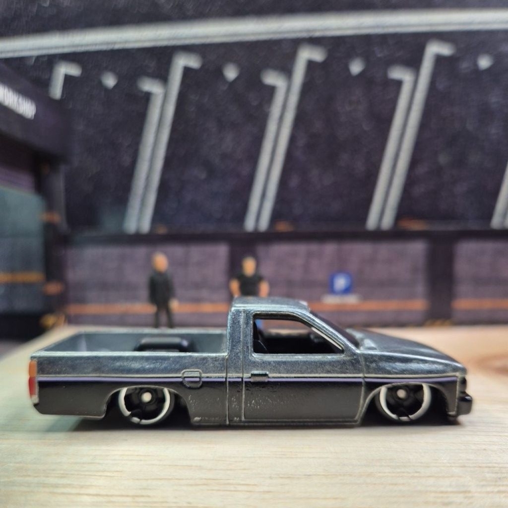 HOT WHEELS ZAMAC CUSTOM NISSAN HARDBODY