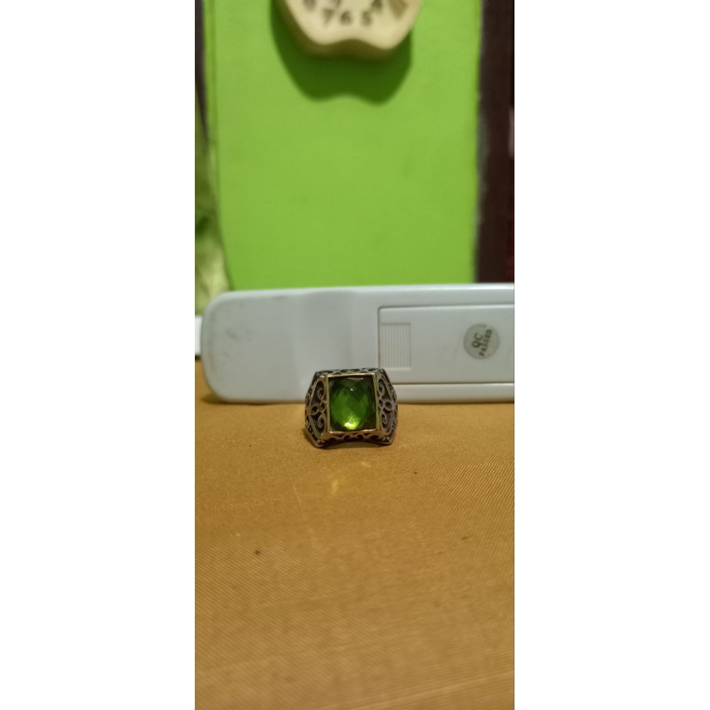 Cincin batu tourmaline