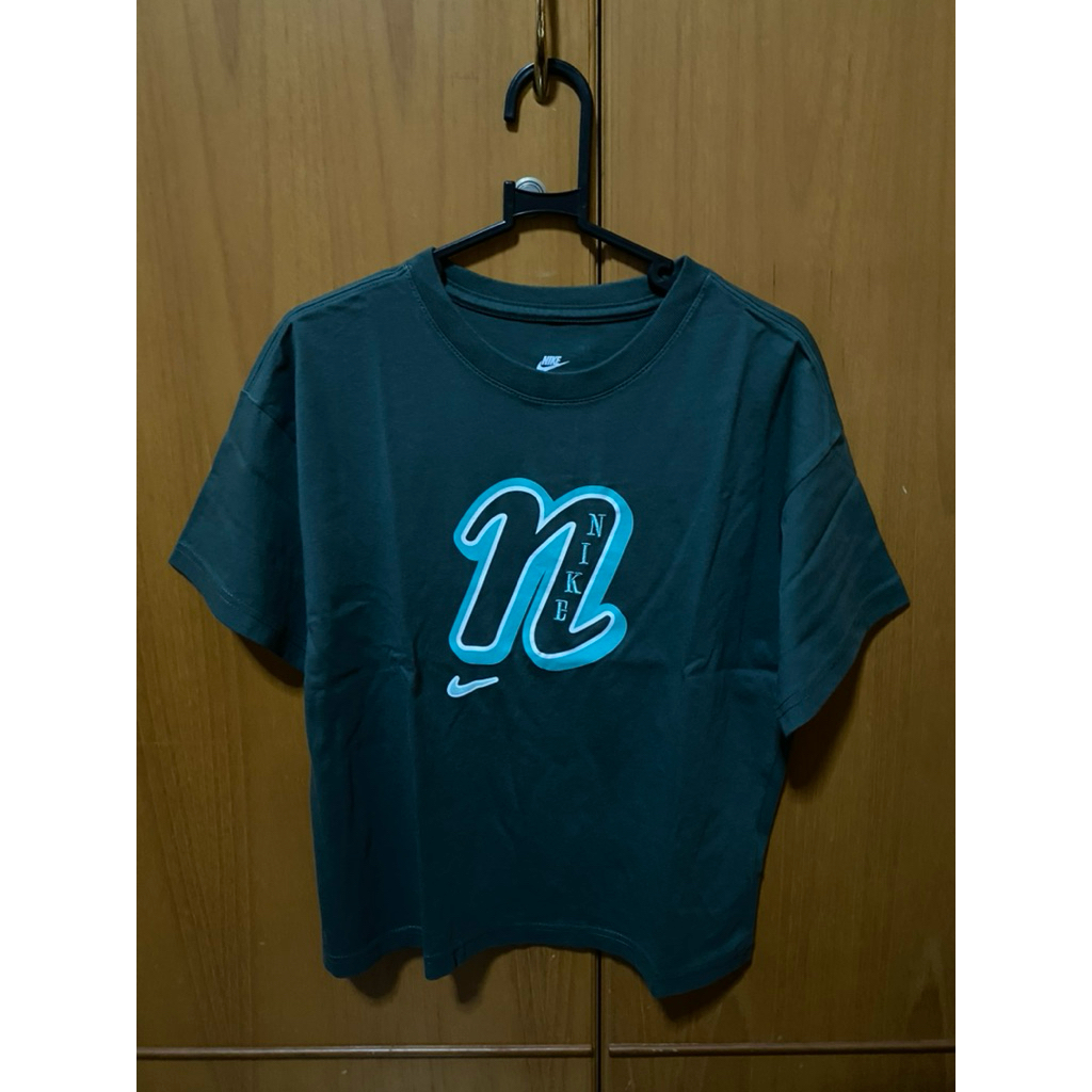 [PRELOVED] Nike Crop Tee Kaos T-Shirt Perempuan Anak size L
