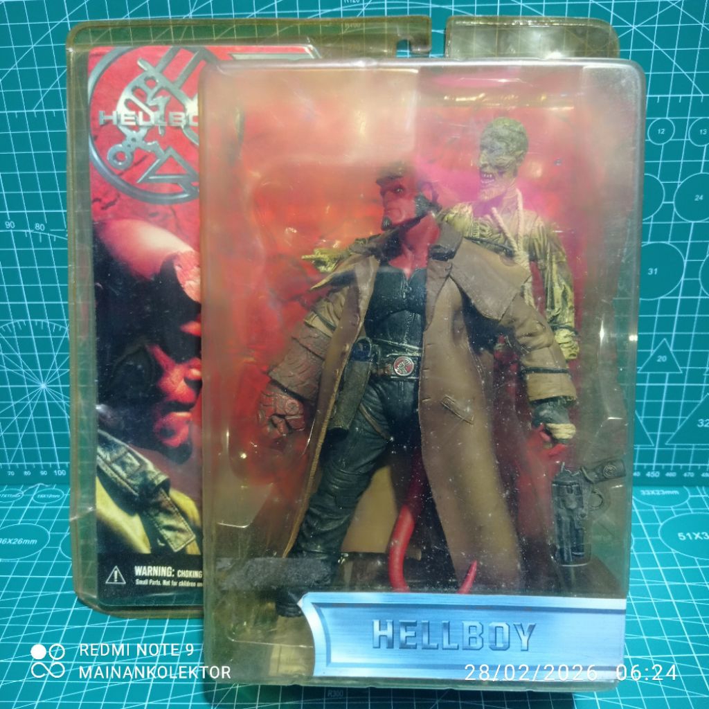 HELLBOY MEZCO