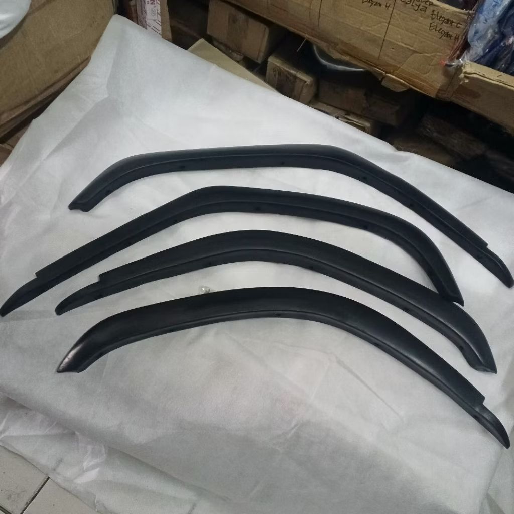 OFER FENDER / VENDER MOBIL VITARA BAHAN KARET PU