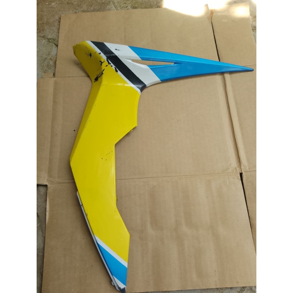 Cover Sayap Samping  Kiri Bawah Honda Sonic 150