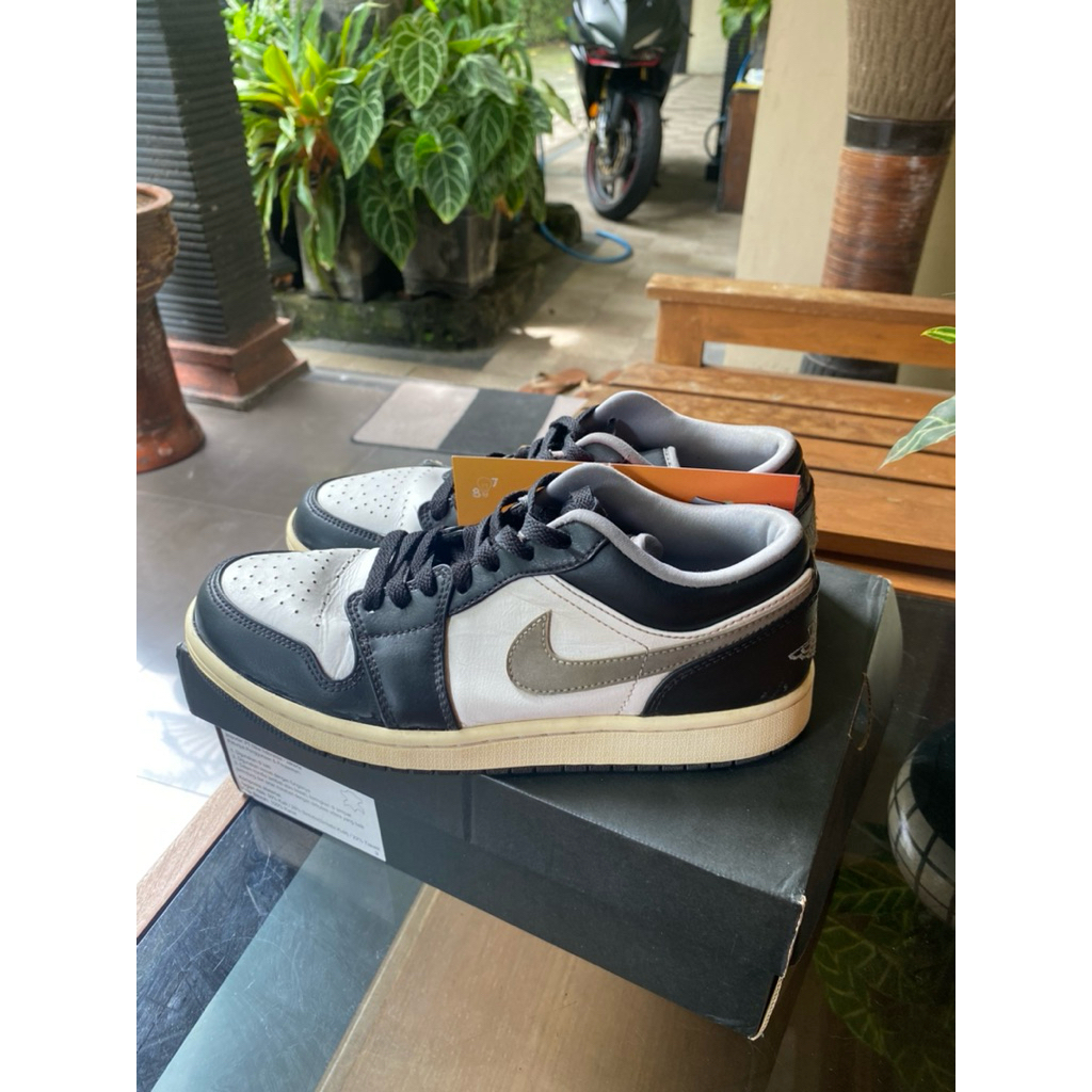 Air Jordan 1 Low Black on Grey