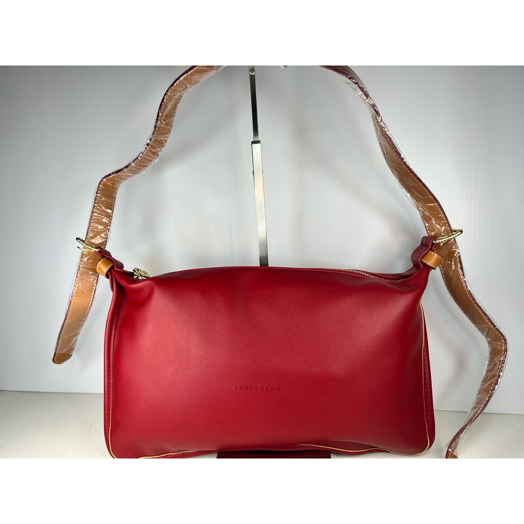 Tas Fashion Sling Bag Maroon Tali bisa di atur panjang pendeknya