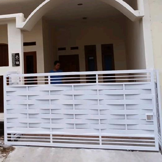 pagar rumah model plat anyam minimalis warna putih