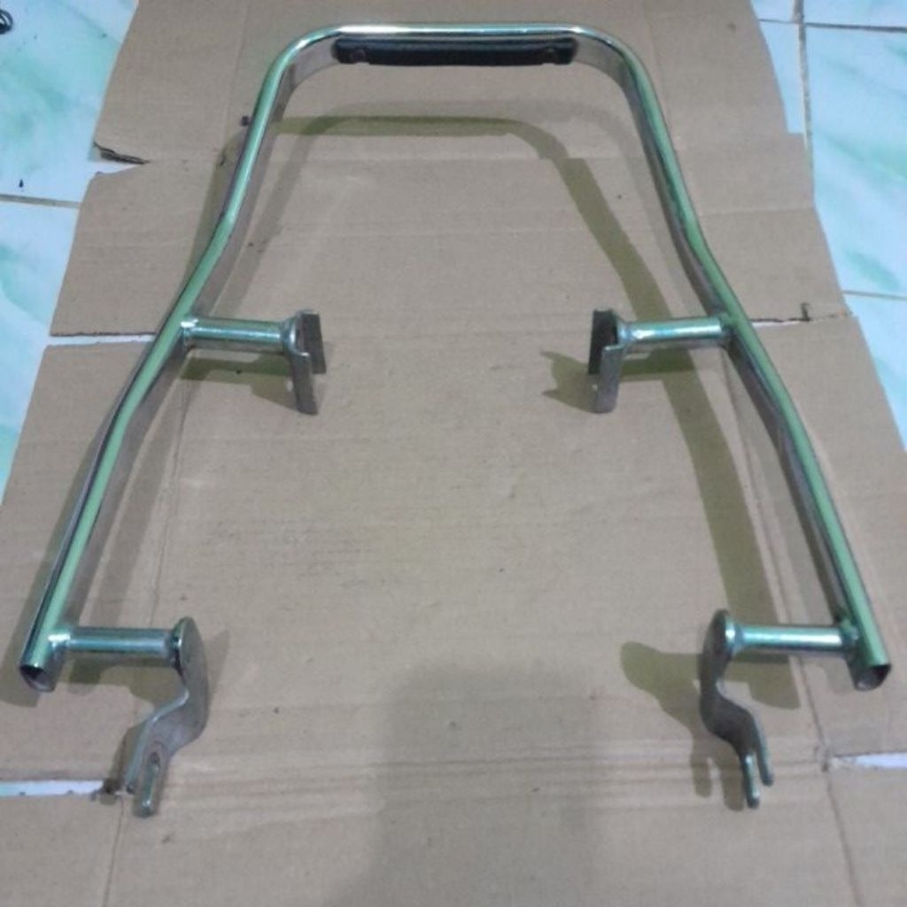 Behel Blakang motor supra x lama ori