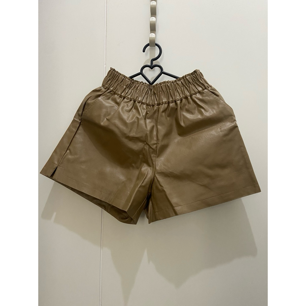 celana pendek kulit warna coklat, like new