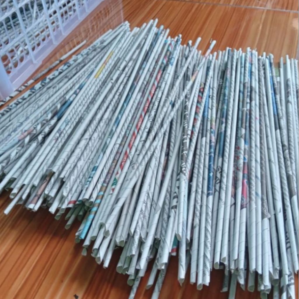 Lintingan kertas koran bekas untuk kerajinan / gulungan kertas koran lks / bahan untuk kerajinan dau