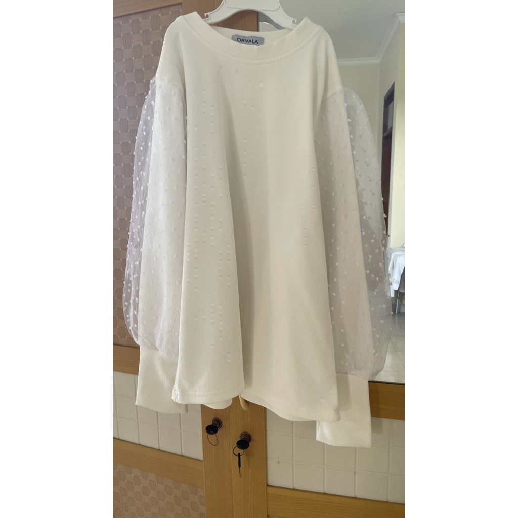 KAOS / INNER WANITA LENGAN BALON PRELOVED