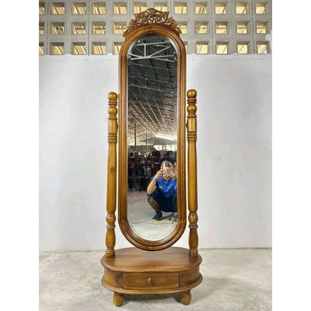 Figura gantung / tolet