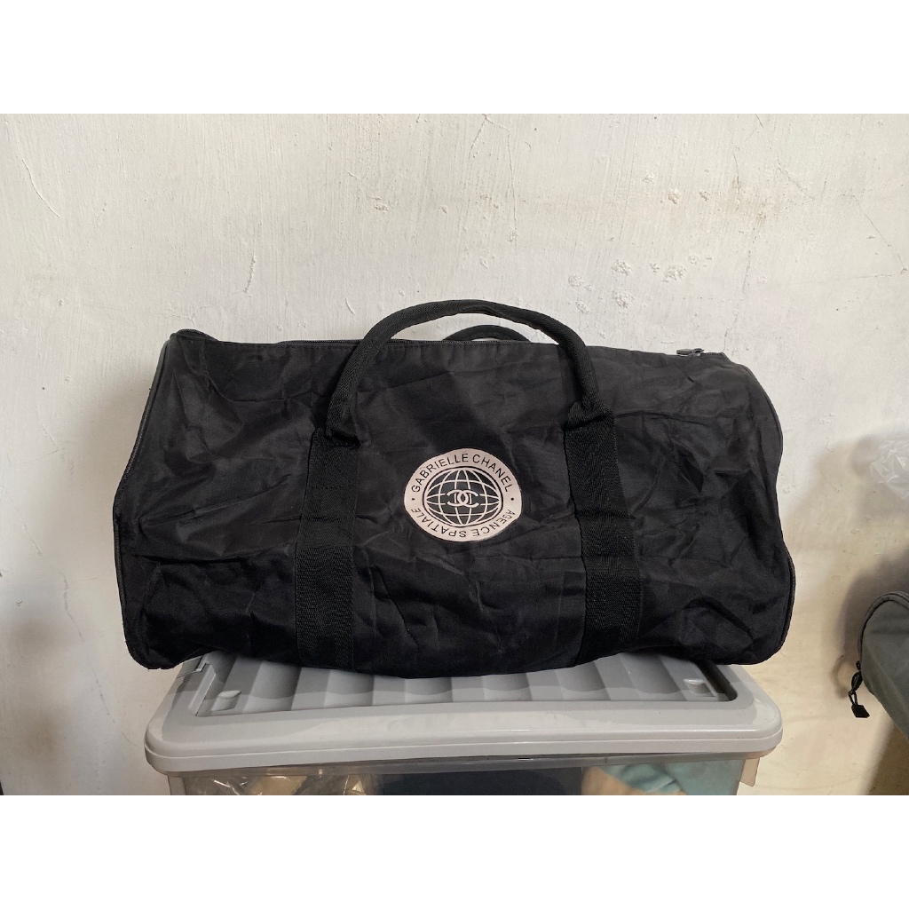 tas travel minggat gym bag pria wanita brand Chanel canvas nylon tebal hitam black preloved LIKE NEW