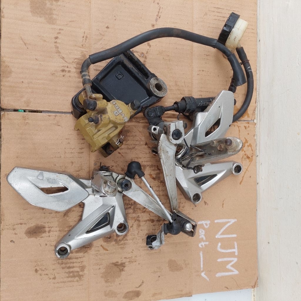 Footstep Step Pijakan Kaki Depan Dan Rem Kaliper BYBRE Original