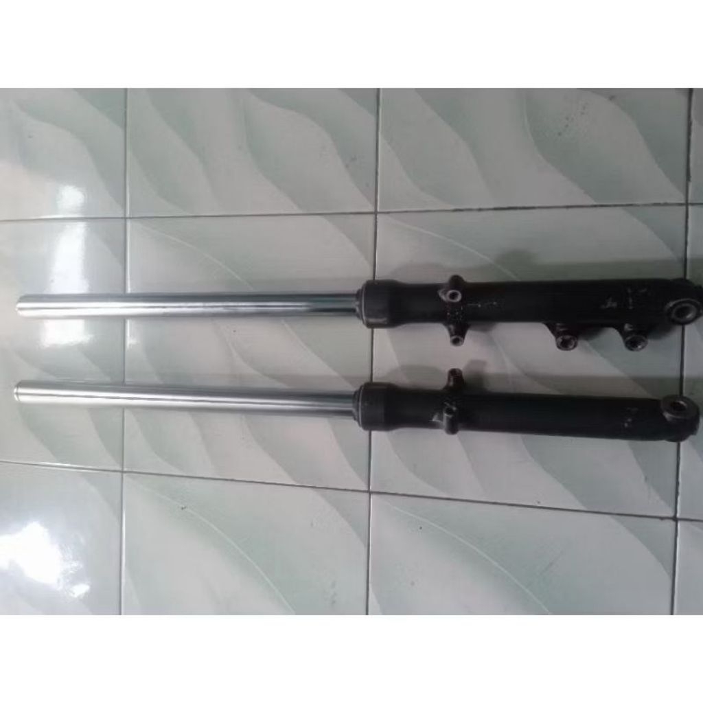 Shockbreaker depan suzuki thunder 125 asli seken copotan