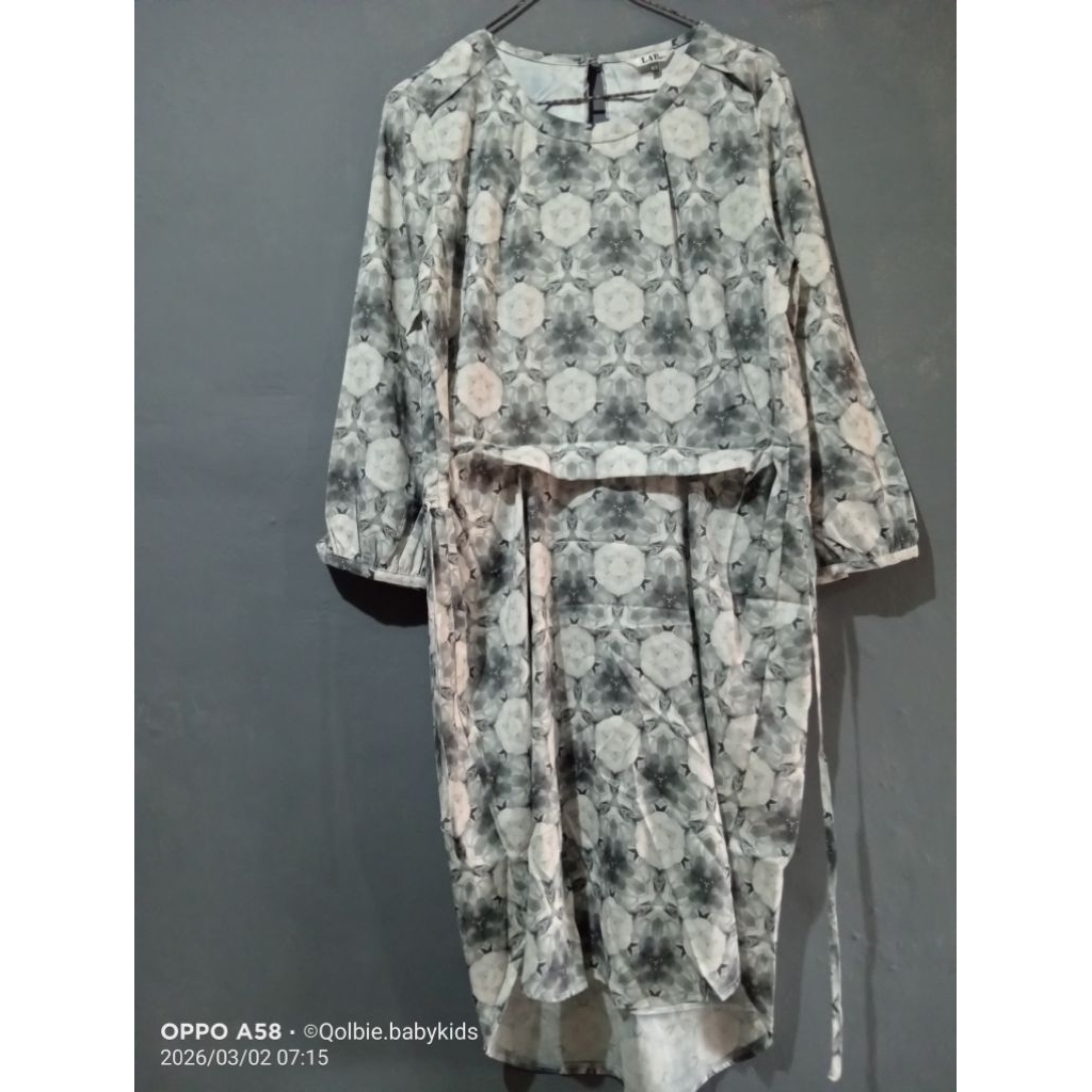atasan tunik motif etnik