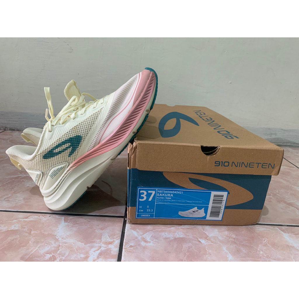 910 Nineten Sakura Sepatu Lari Wanita - Putih/Pink, Ringan dan Bernapas