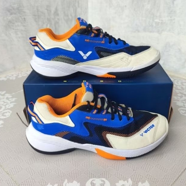 Sepatu Bulutangkis Victor A750