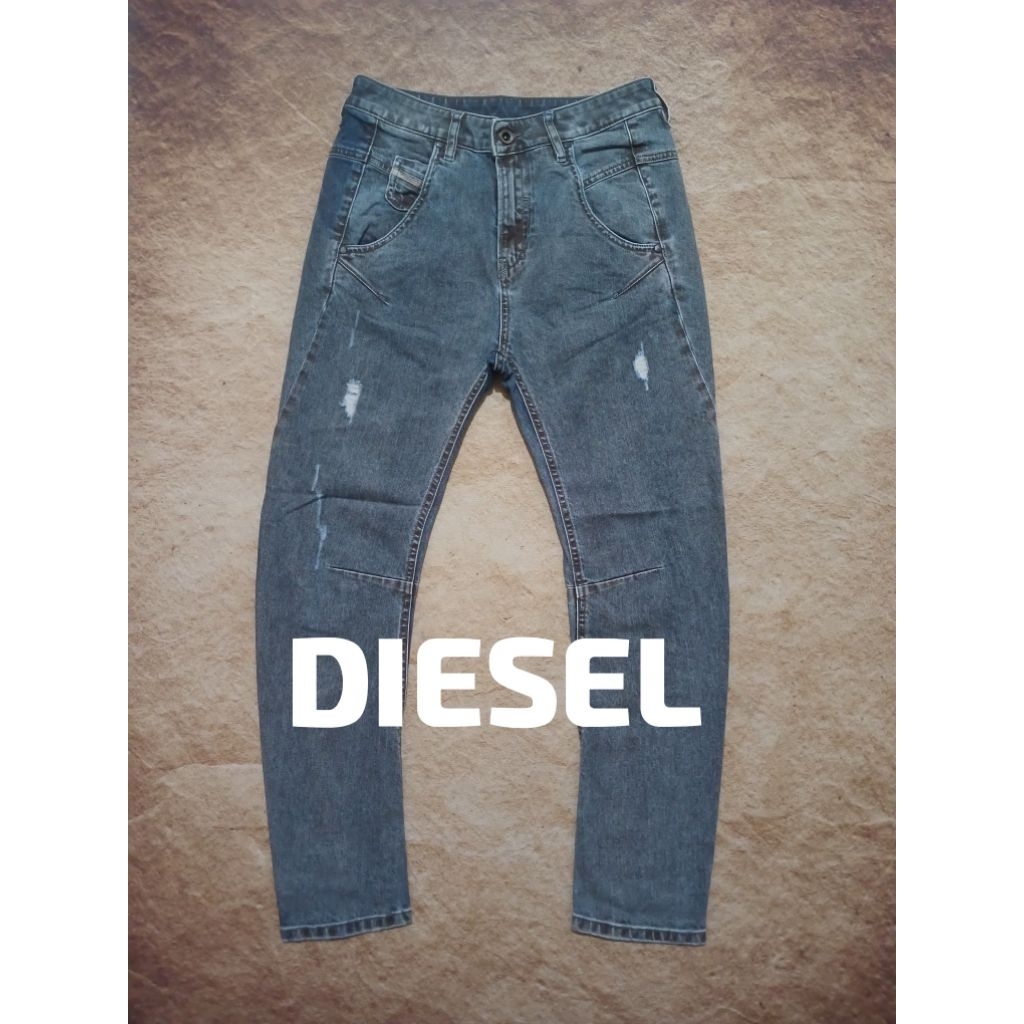 Celana jeans pria keren DIESEL slim straight bekas murah
