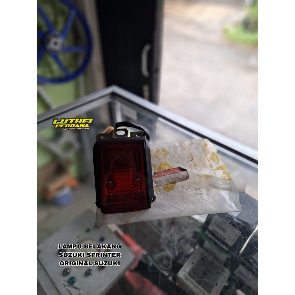 LAMPU BELAKANG SUZUKI SPRINTER ORIGINAL SUZUKI